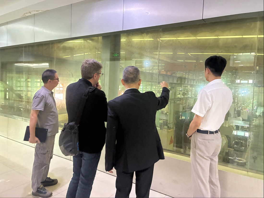 德国ops资深技术专家凯发K8新行 ——凯发K8新自研轮胎模具激光雕刻加工中心收获誉赞